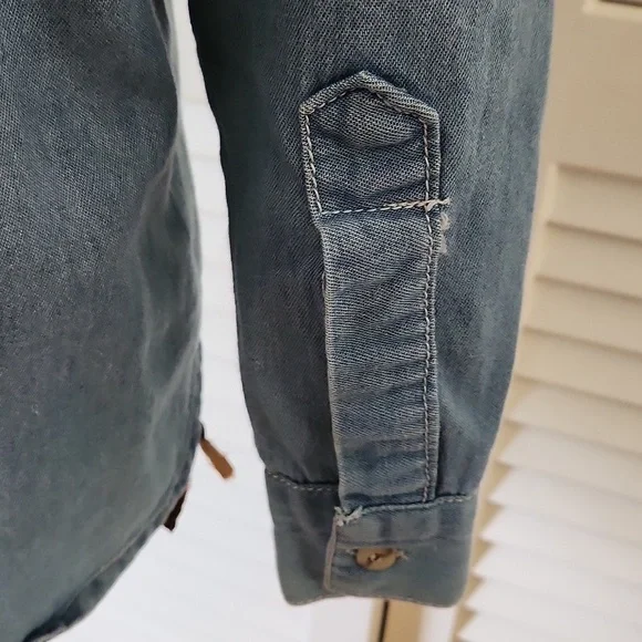 Maggie & Max Vintage Denim Fall Embroidered Button Down Size Medium - Picture 9 of 10